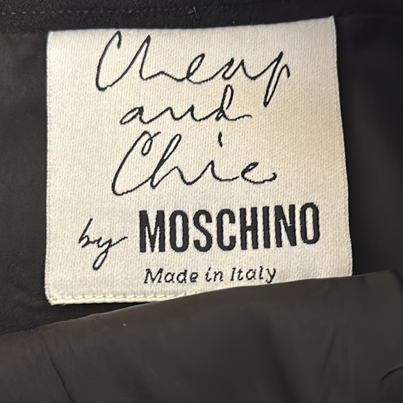 Cheap and Chic by Moschino Classic Black Pencil Skirt - Made in Italy - Picture 8 of 10